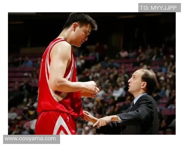 范甘迪与姚明联手打造的传奇球鞋背后的故事与影响