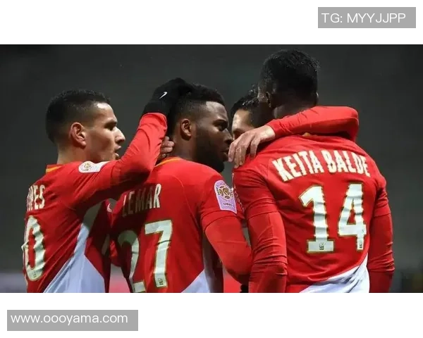 意甲精彩对决曼联与本菲卡战成平局神扑瞬间引发全场热议与战术分析