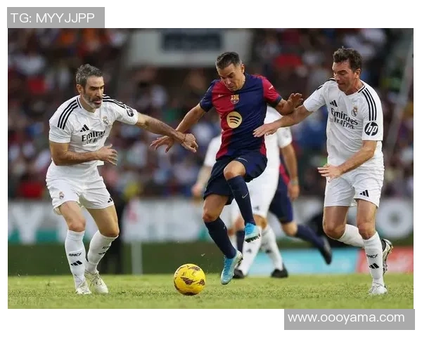 欧联杯焦点战皇马小胜巴萨争议判罚引发全场热议