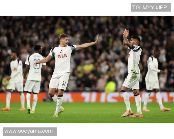 英超惊现冷门曼城热刺战成平局乌龙球引发全场狂欢