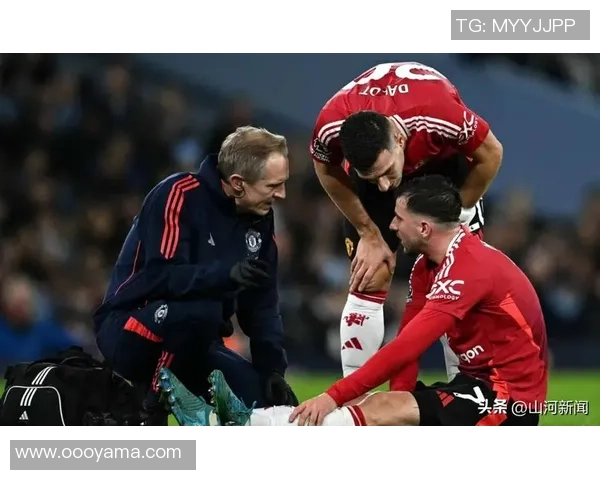 曼城与曼联友谊赛零比零平局意外瞬间引发全场热烈反响集锦回顾 曼城与曼联友谊赛零比零平局意外瞬间引发全场热烈反响集锦回顾