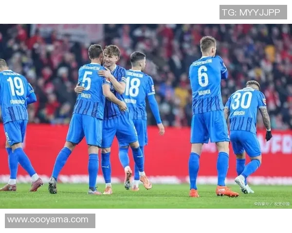 西甲激战波尔图与巴萨0比0平点球大战引发争议与全场沸腾