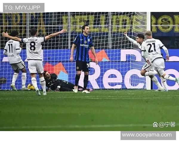 西甲激战国米与曼联战成平局红牌事件引发全场热议与转会传闻 西甲激战国米与曼联战成平局红牌事件引发全场热议与转会传闻